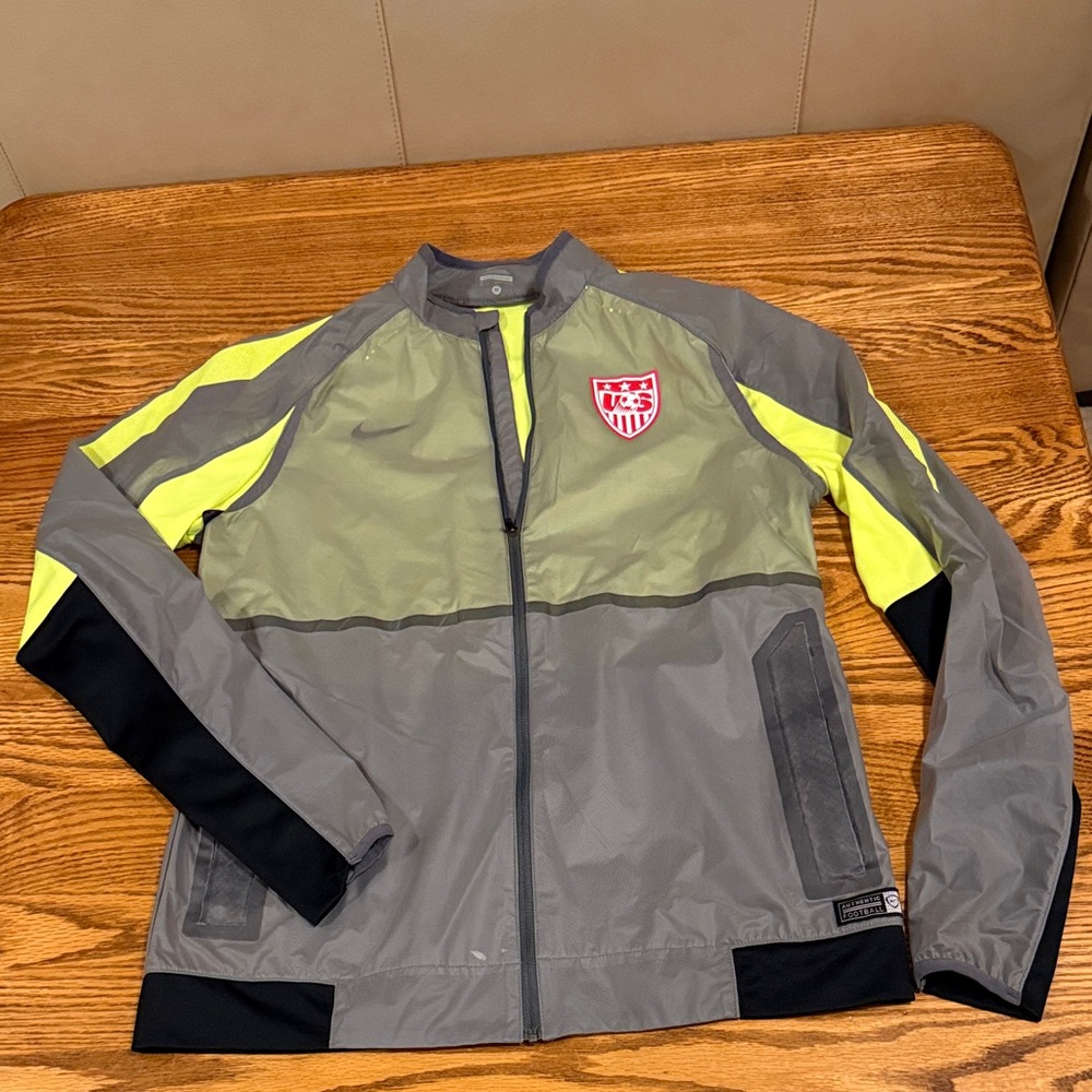 Nike Women’s Team USA Soccer Windbreaker - M